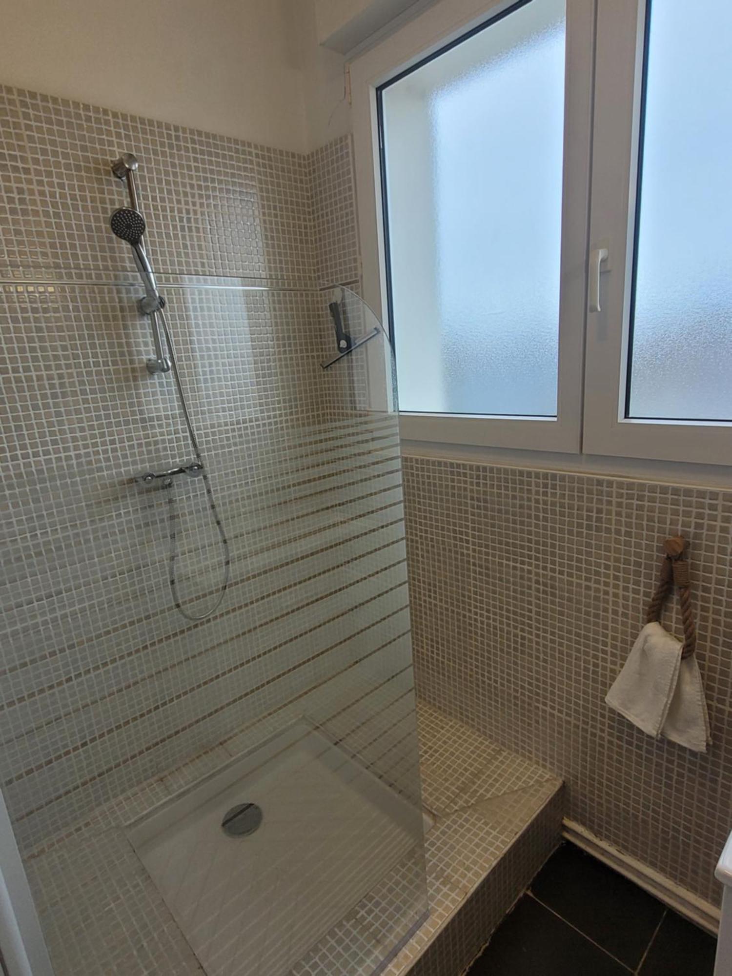 Ferienwohnung A Deux Pieds De L'Ocean ! Larmor-Plage Exterior foto